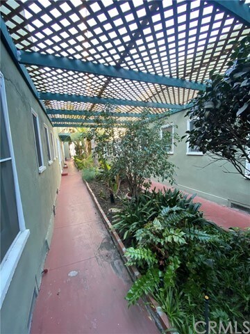 Building Photo - 942 2nd St
