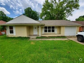 Building Photo - 2728 Oates Dr