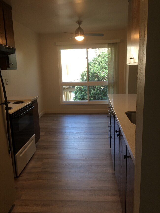 Kitchen/Dining Area - 8985 Alcosta Blvd