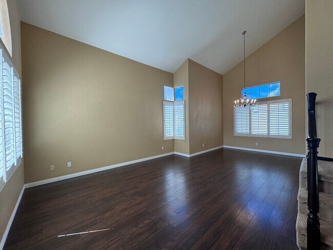 Building Photo - Murrieta 3 Bedroom with 3 car garage for rent