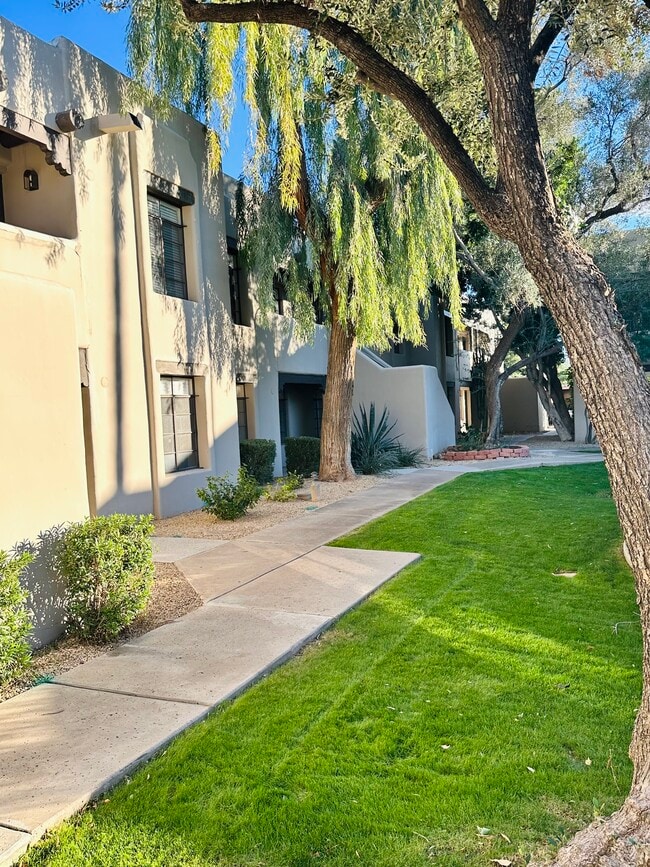 Photo - 1449 E Highland Ave Apartment