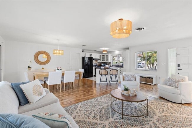 Foto del edificio - 3488 Shady Bluff Dr