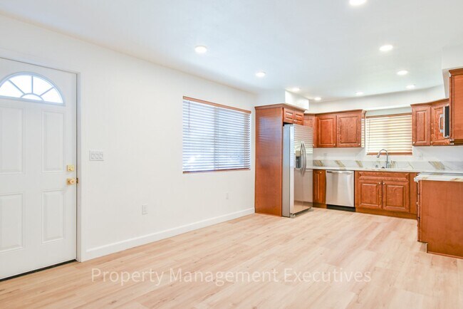 Foto del edificio - Brand New 3 Bedroom Unit