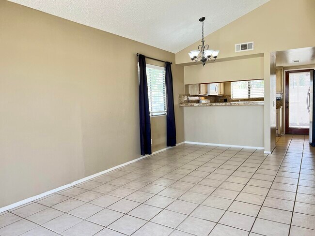 Foto del edificio - 34001 Emily Way