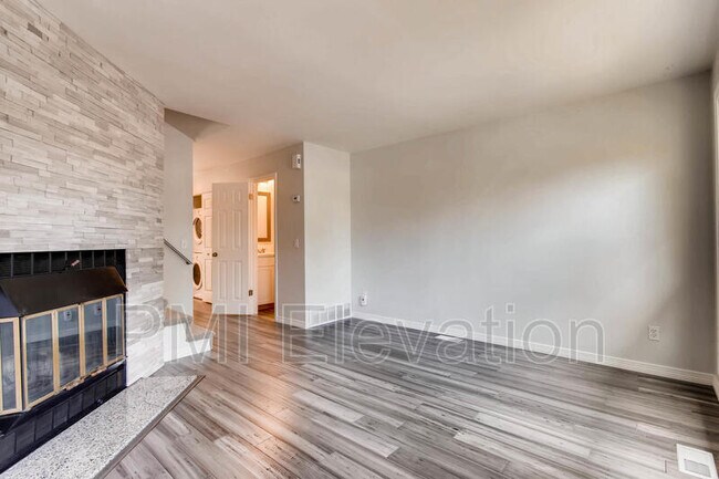 Foto del edificio - 8976 W Dartmouth Pl