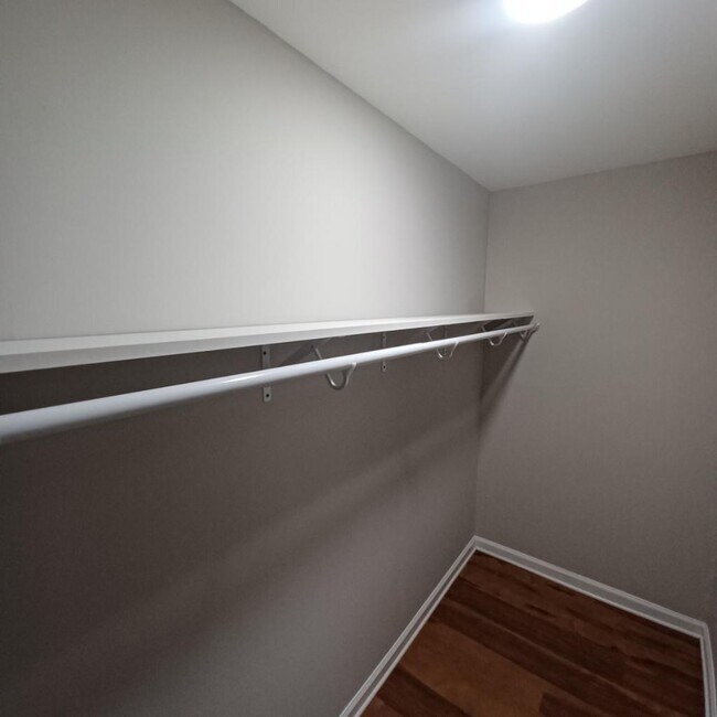 Foto del edificio - 3832 Bel Pre Rd