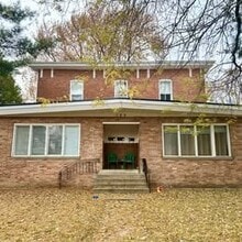 Building Photo - 143 Park St