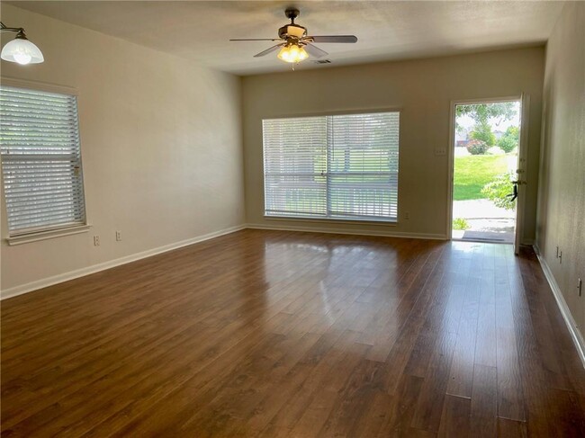 Building Photo - 1300 Double Creek Dr