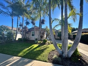 Building Photo - 6495 Carthage St