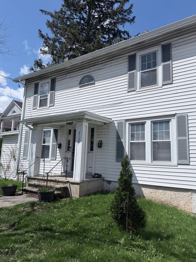 Foto del edificio - 2129 James St