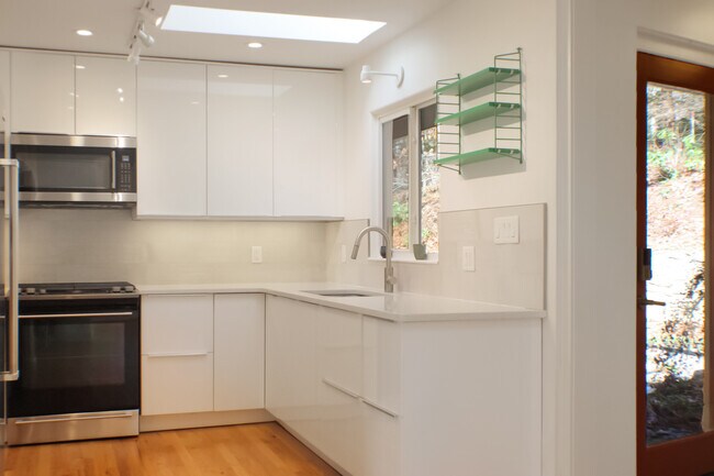 Foto del edificio - 21 Woodbury Rd