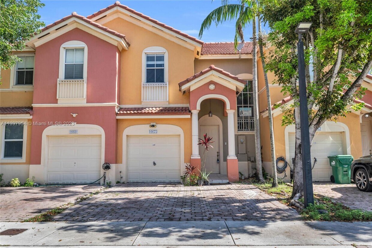 16673 SW 78th Terrace, Miami, FL 33193 Townhouse for Rent in Miami
