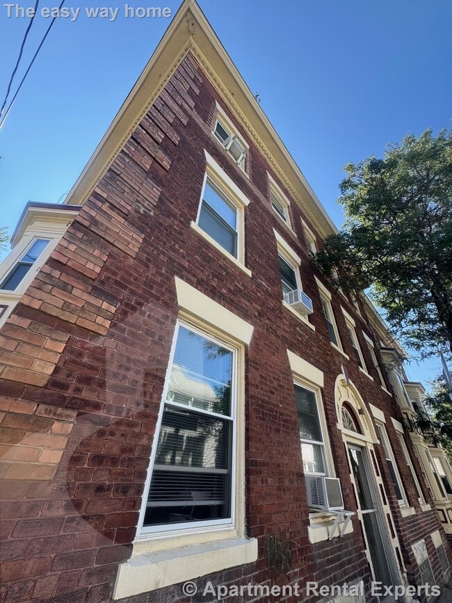 Building Photo - 2 Cypress St