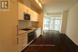 Building Photo - 460 Adelaide St E