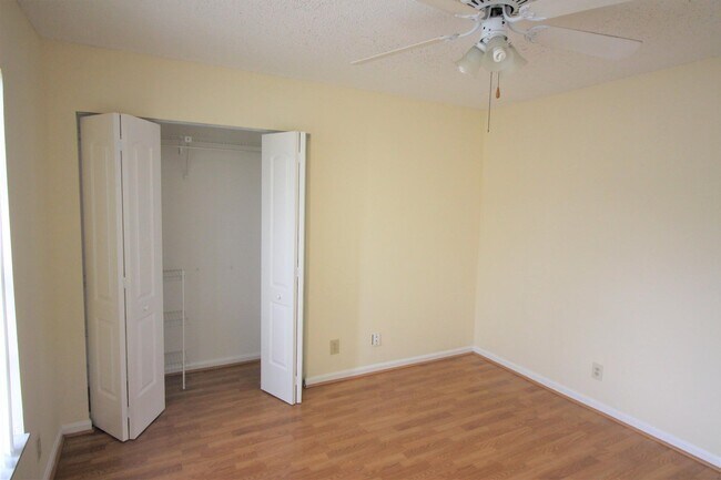 Foto del edificio - 478 Hardwood Pl