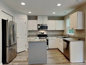 Building Photo - 946 Fairdale Ct