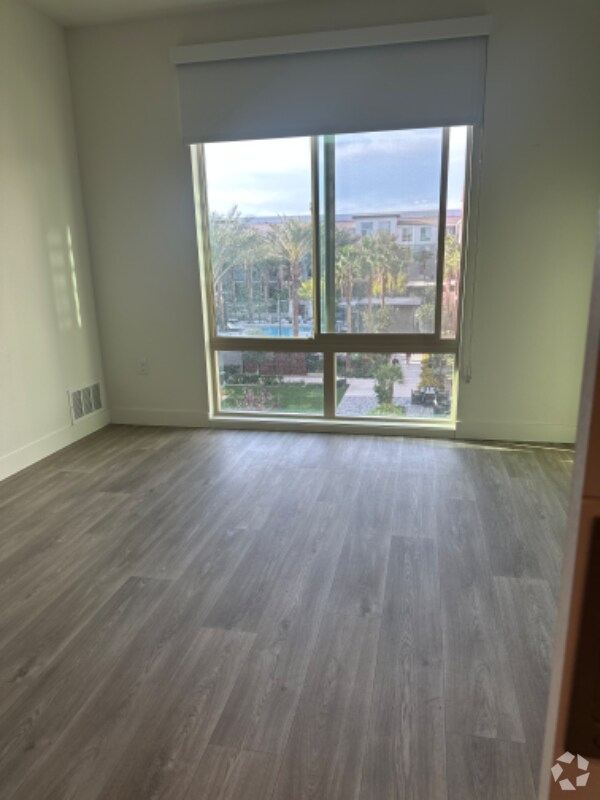 Building Photo - 4335 S Grand Canyon Dr