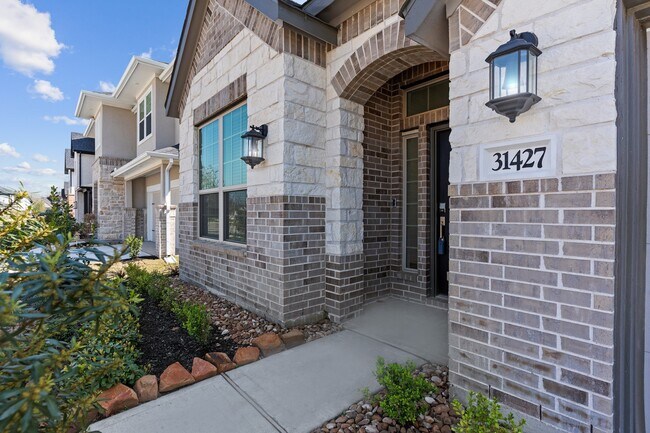Building Photo - 31427 Vineyard Creek Dr
