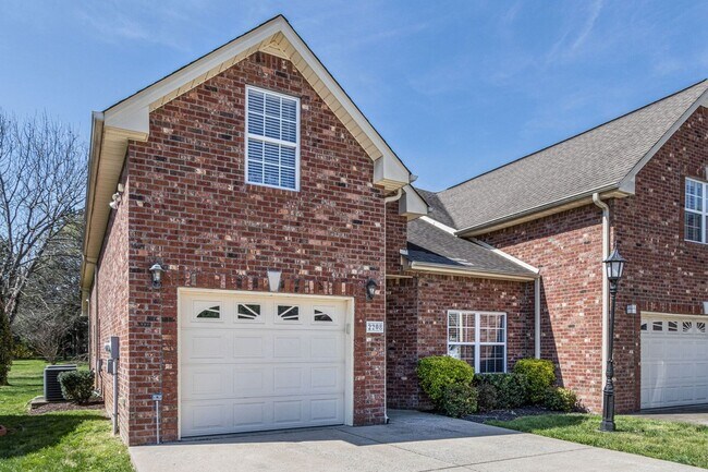Foto del edificio - BEAUTIFUL CONDO, WALKING DISTANCE TO MTSU CAMPUS!