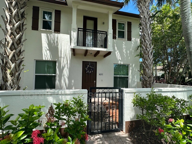 Foto principal - 4670 Monarch Way