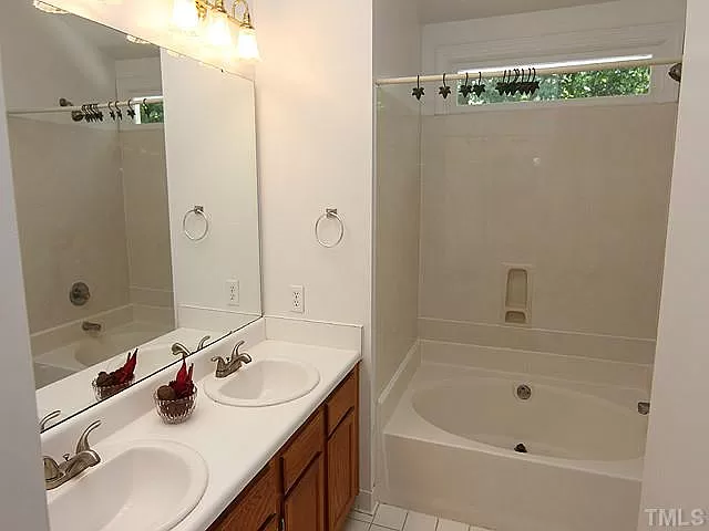 Building Photo - 306 Cary Pines Dr