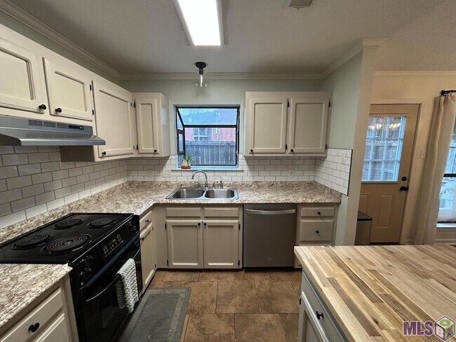 Foto del edificio - 929 Ridgepoint Ct