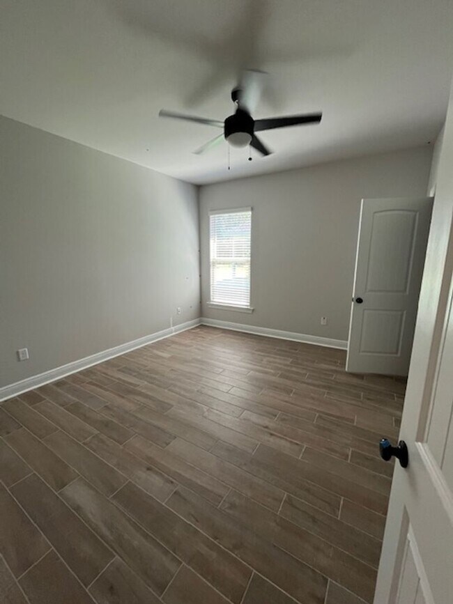 Foto del edificio - Beautiful Executive home in Hammock Bay with fenced backyard