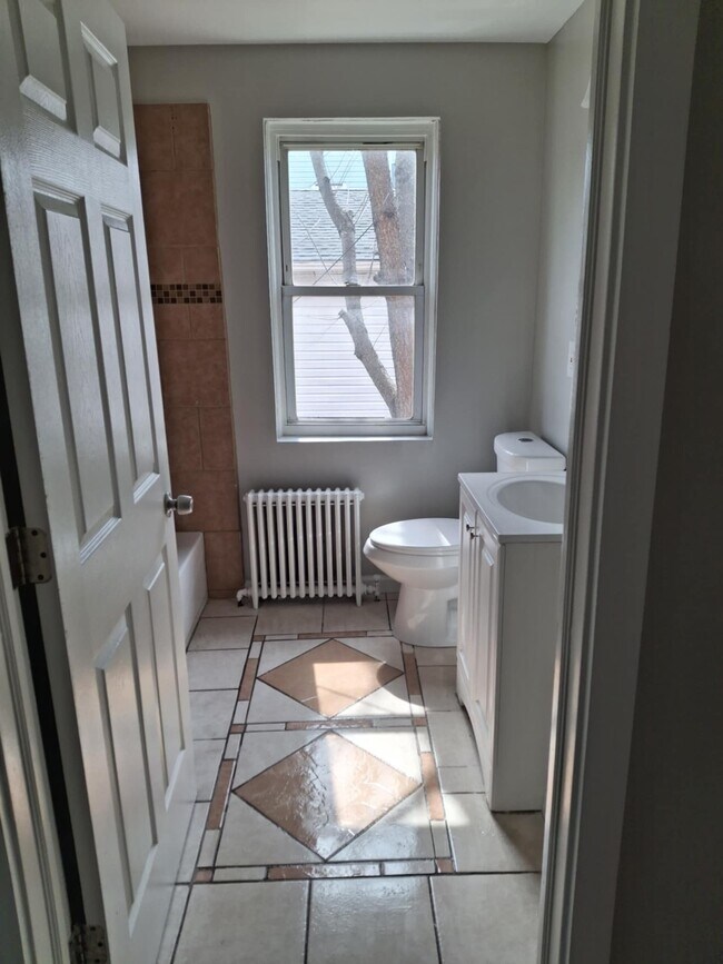 Foto del edificio - 2025 Renovated Apartments in Collingswood ...