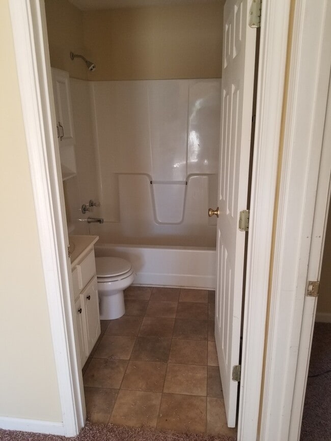 Foto del edificio - 248 Pine Dr