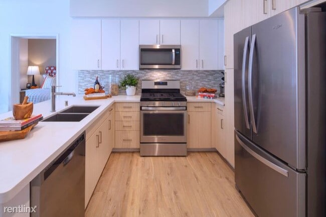 Building Photo - 2 br, 2 bath Condo - 3410 Montgomery Dr