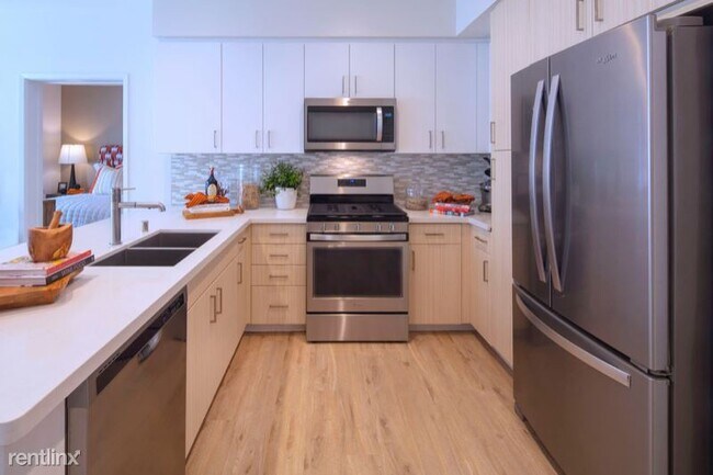 Foto del edificio - 2 br, 2 bath Condo - 3410 Montgomery Dr
