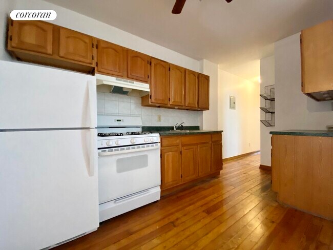 Foto del edificio - 436 Bleecker St