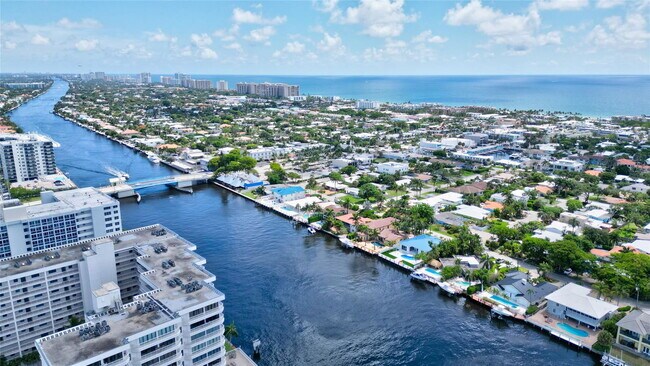 Foto del edificio - 3051 NE 48th St