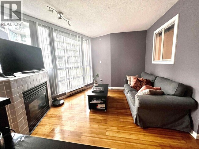 Building Photo - 501 Pacific St