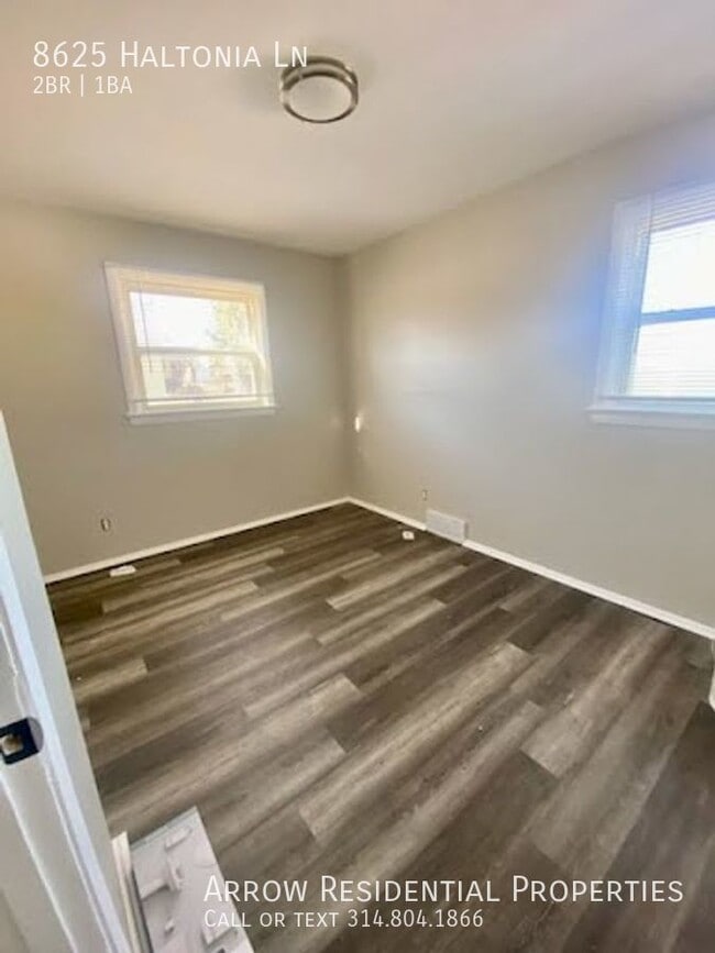 Building Photo - 8625 Haltonia | $935 | 2 BD 1 BATH with De...
