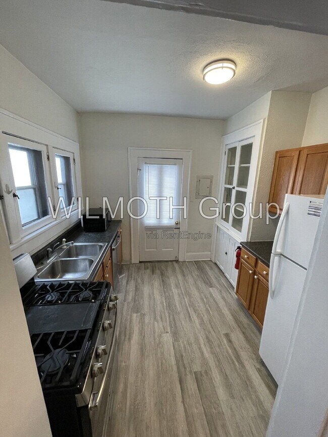 Foto del edificio - 537 E 11th St