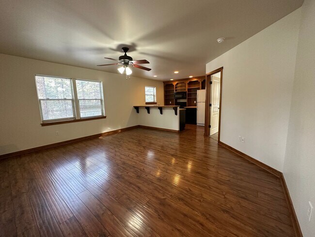 Foto del edificio - Peaceful 2-Bed Home on a Spacious 1-Acre Lot