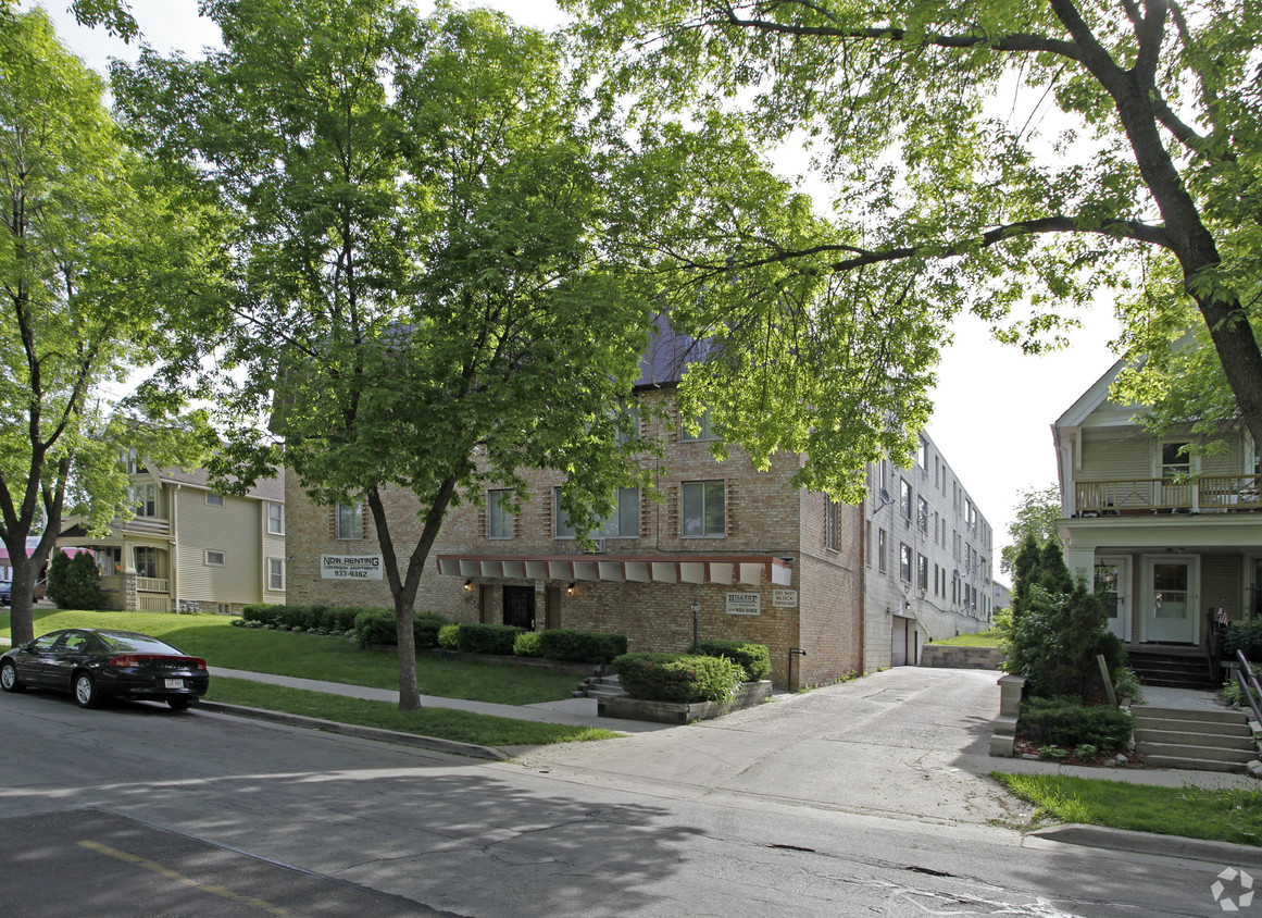 Building Photo - Hilltop Apartments