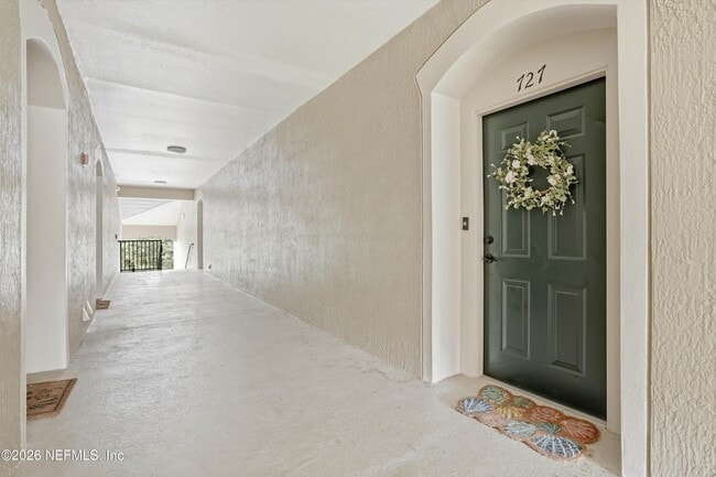 Building Photo - 7990 Baymeadows Rd