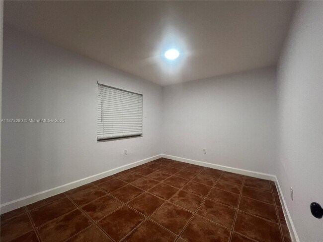 Foto del edificio - 1651 SW 2nd St