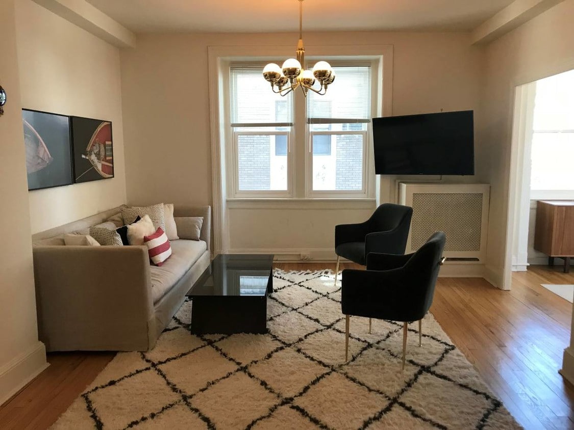 Photo - 1901 Columbia Rd NW (Washington, DC)