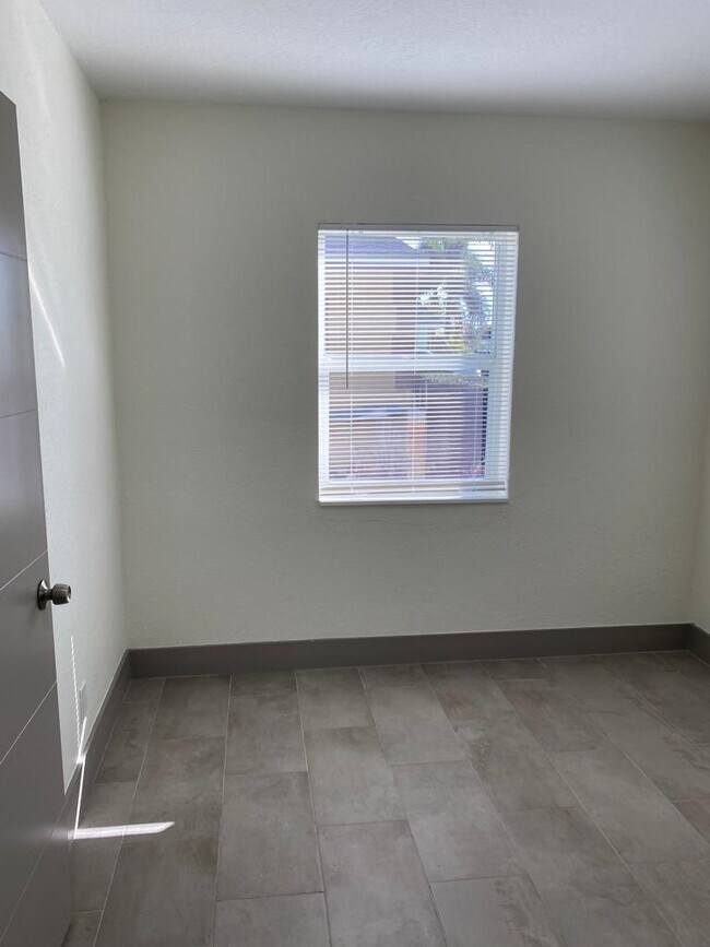 Foto del edificio - 1218 S B St