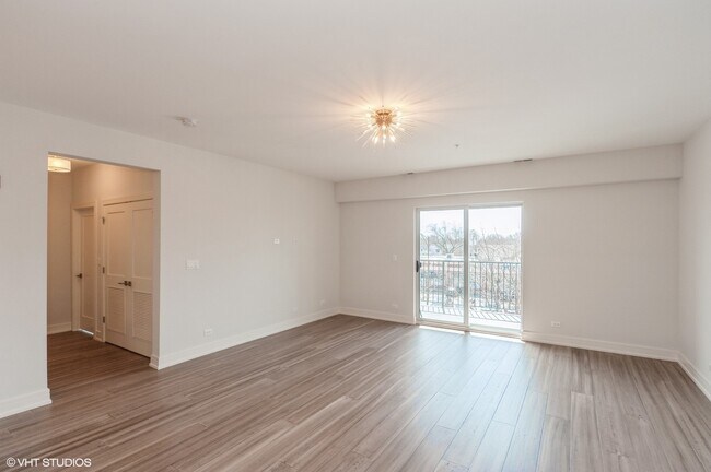 Foto del edificio - 7340 W Irving Park Rd