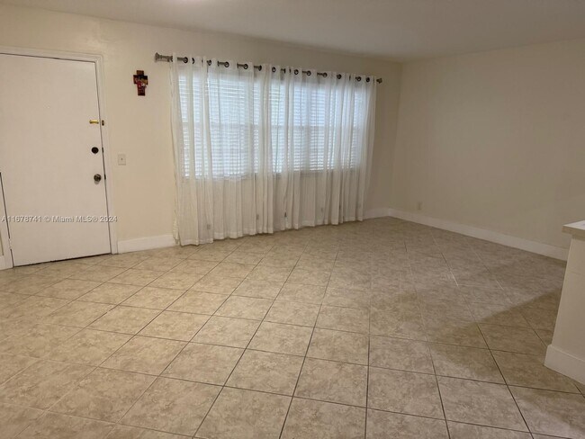 Foto del edificio - 1301 SW 135th Terrace