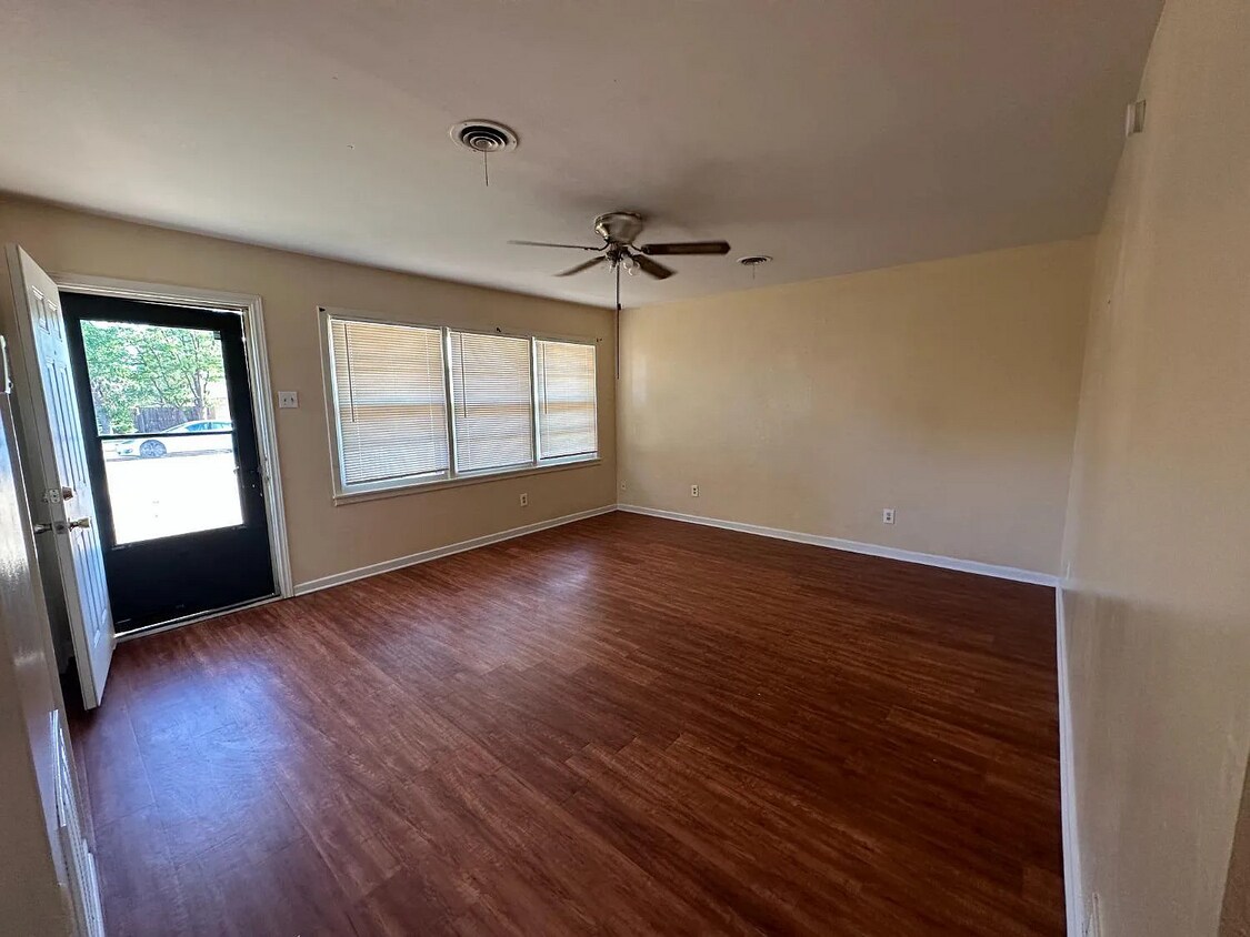 Foto principal - 3024 57th St