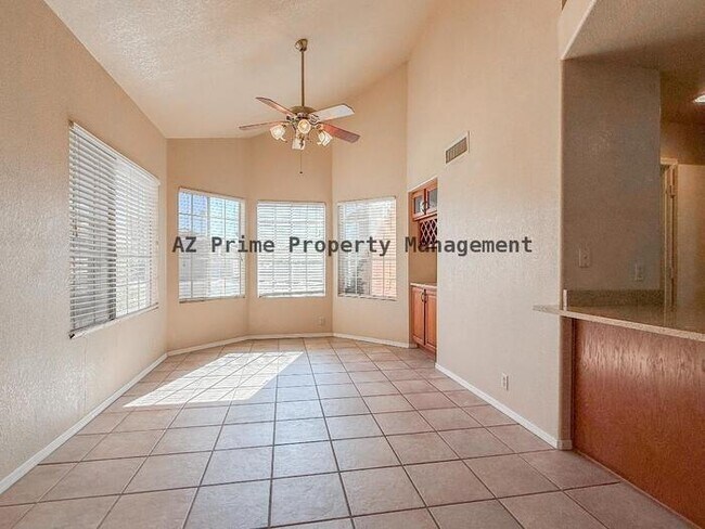 Foto del edificio - 2534 W Orchid Ln