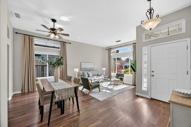 Building Photo - 2726 Genesee Dr