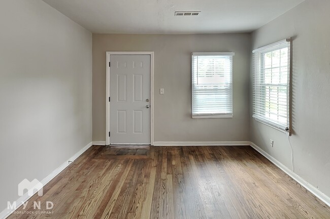 Building Photo - 1319 Campbellton Rd SW