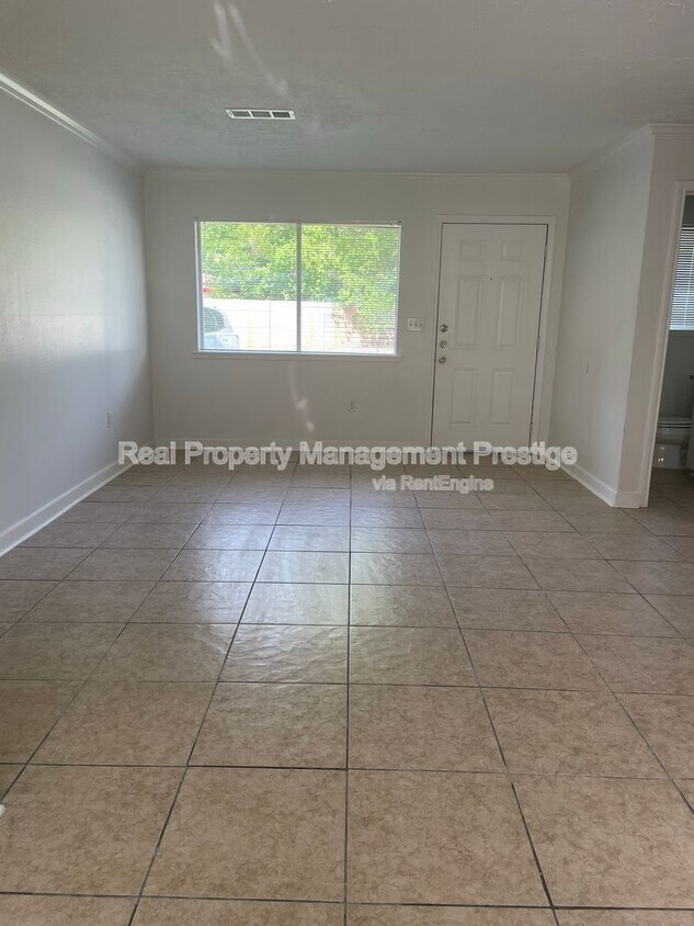 Foto principal - 807 Danna St
