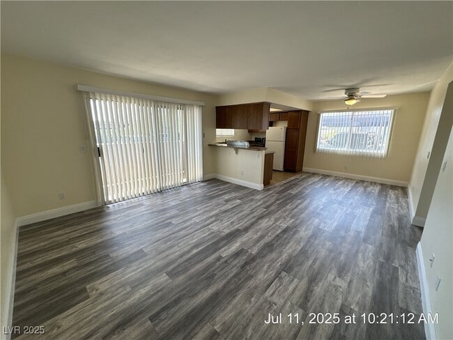 Building Photo - 7200 W Pirates Cove Rd